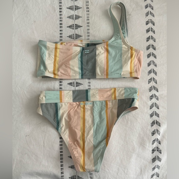 Billabong beach blonde striped swimsuit size small (both) - Picture 2 of 2